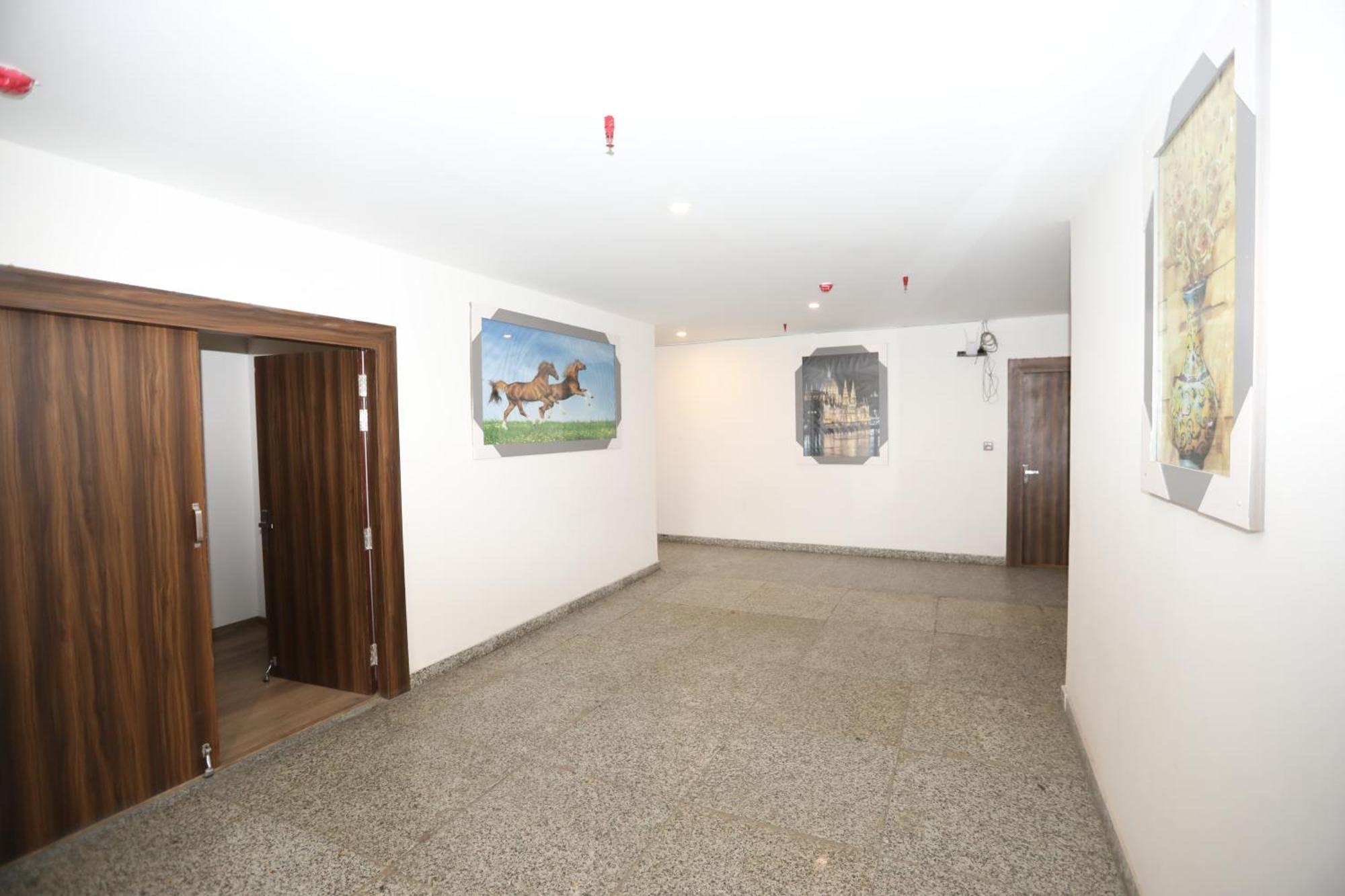 Hotel Noida Grand Sec 58 Exteriör bild