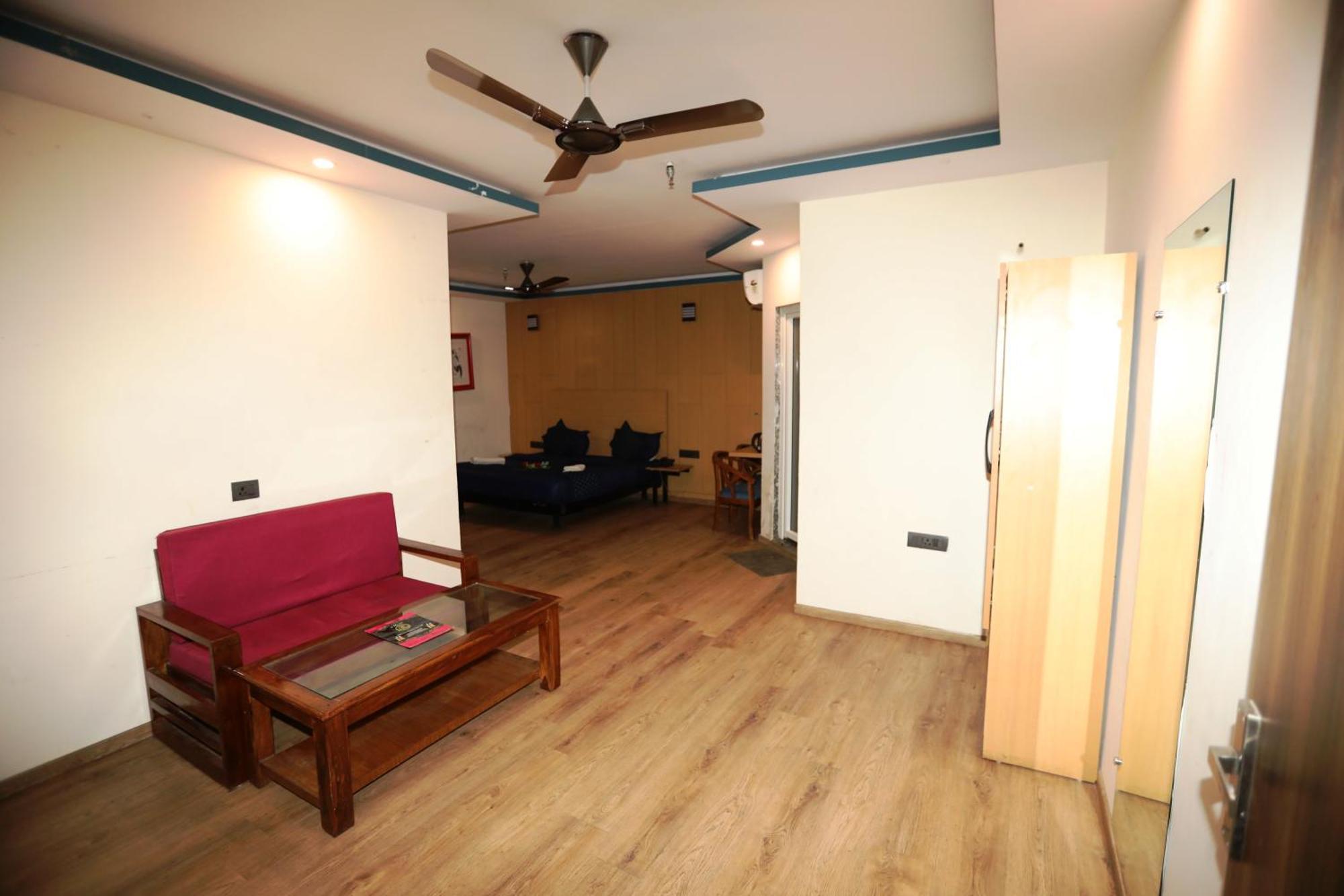 Hotel Noida Grand Sec 58 Exteriör bild