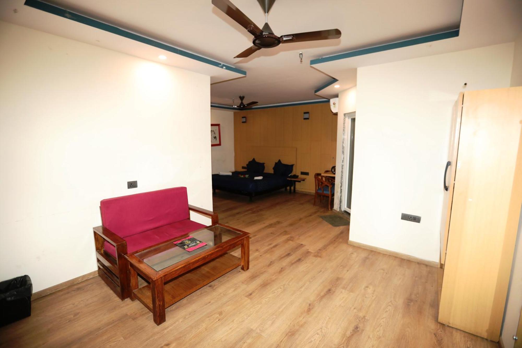 Hotel Noida Grand Sec 58 Exteriör bild