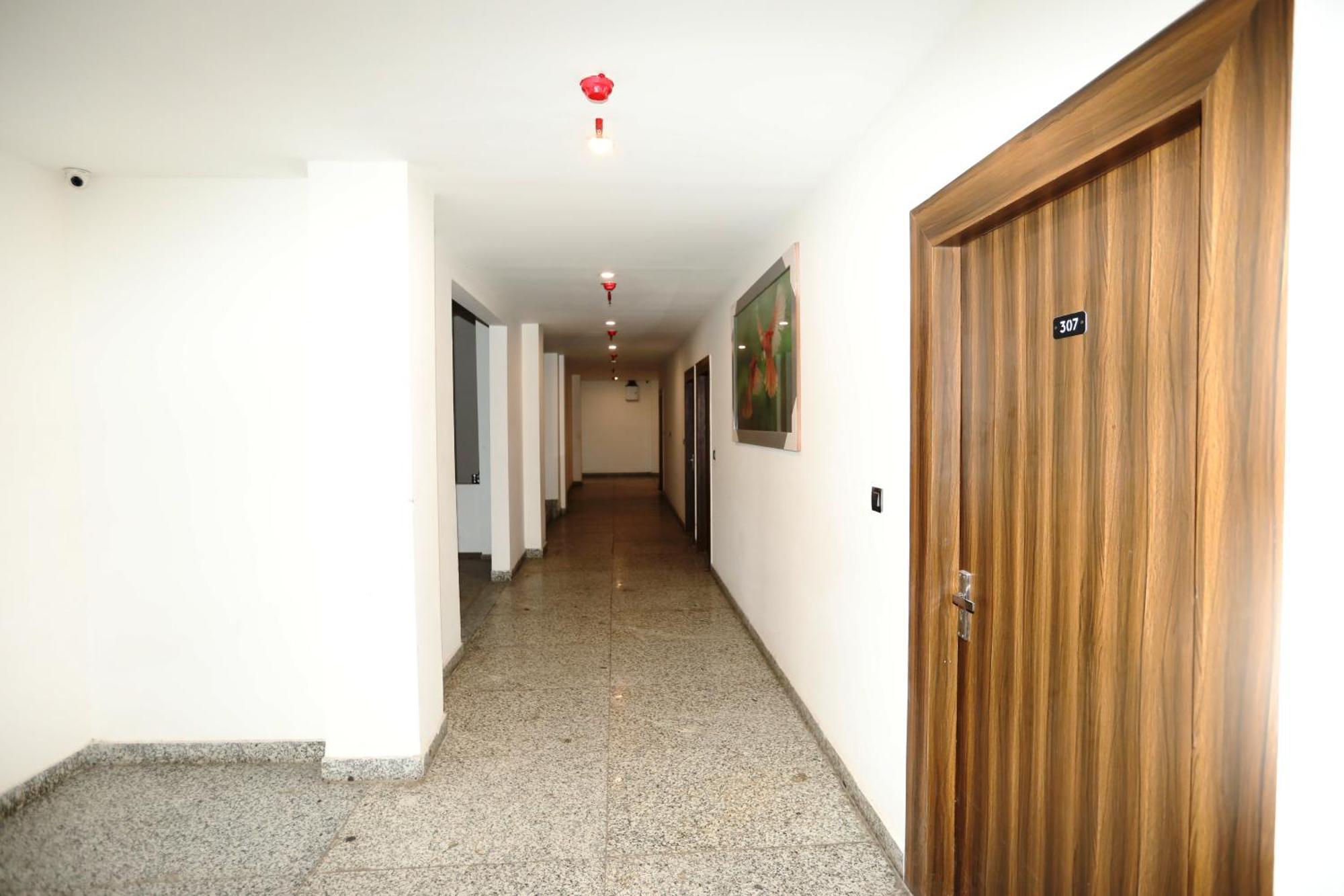 Hotel Noida Grand Sec 58 Exteriör bild