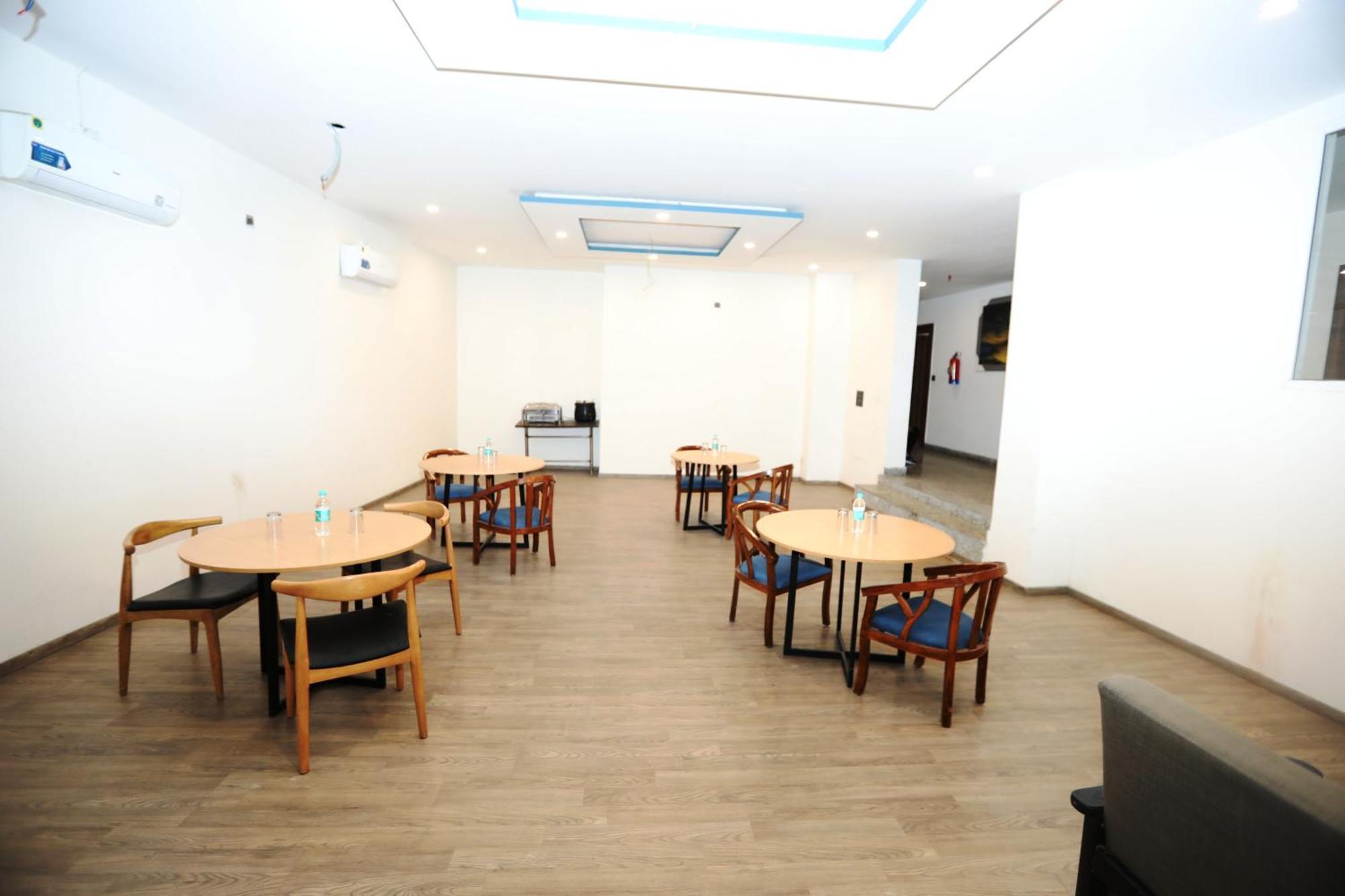 Hotel Noida Grand Sec 58 Exteriör bild